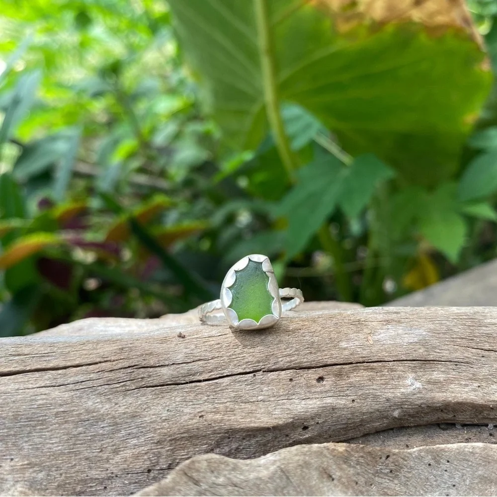 Lime green sea glass natural tumbled sea glass sterling & fine silver - Picture 1 of 3
